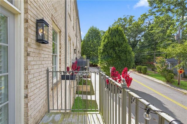 140 Clover Court, Roswell, GA 30075