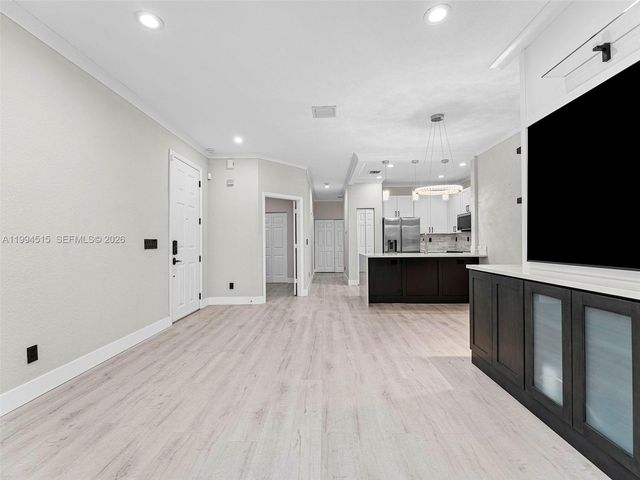 4851 Bonsai Cir 101, Palm Beach Gardens, FL 33418
