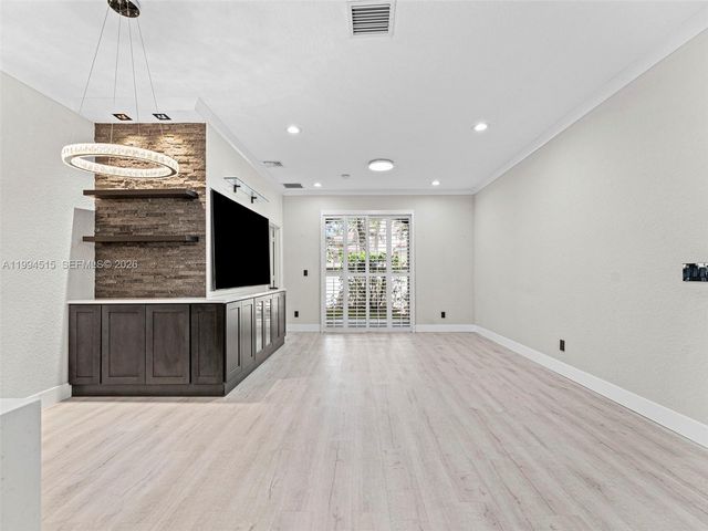 4851 Bonsai Cir 101, Palm Beach Gardens, FL 33418