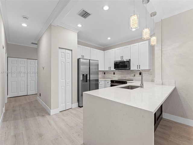 4851 Bonsai Cir 101, Palm Beach Gardens, FL 33418
