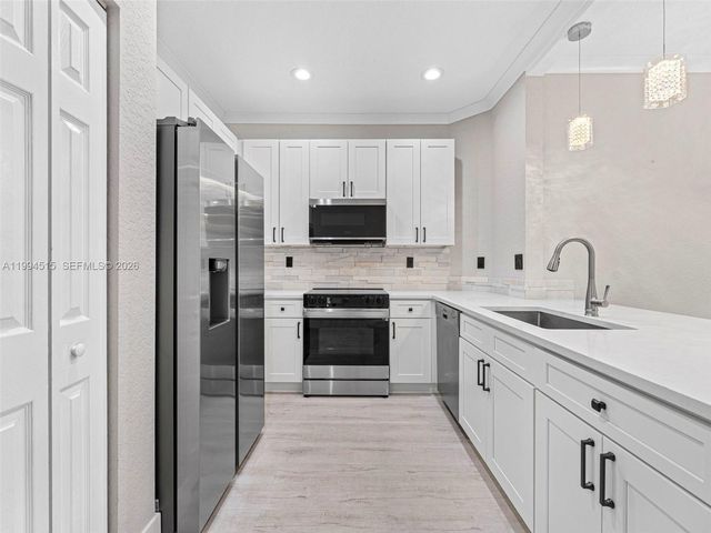4851 Bonsai Cir 101, Palm Beach Gardens, FL 33418