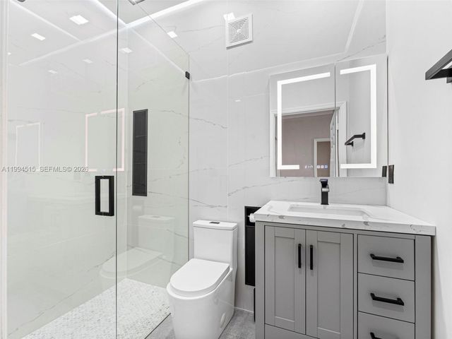 4851 Bonsai Cir 101, Palm Beach Gardens, FL 33418