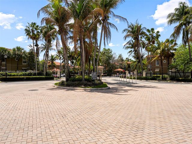 4851 Bonsai Cir 101, Palm Beach Gardens, FL 33418