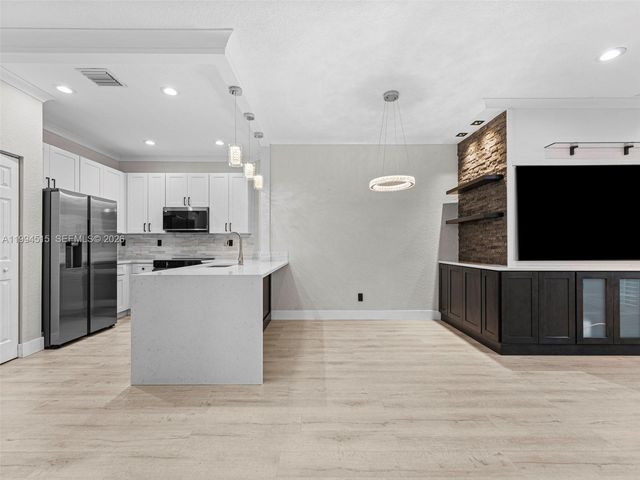 4851 Bonsai Cir 101, Palm Beach Gardens, FL 33418