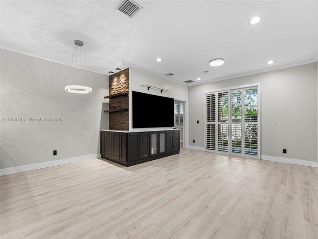 4851 Bonsai Cir 101, Palm Beach Gardens, FL 33418