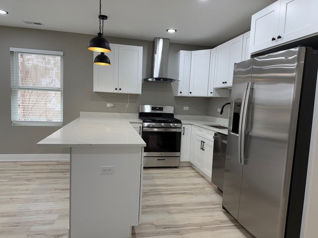 732 N Pine Avenue, Chicago, IL 60644