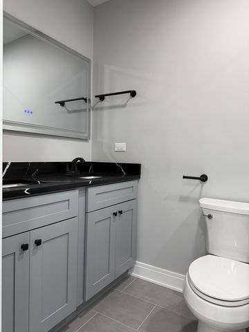 732 N Pine Avenue, Chicago, IL 60644