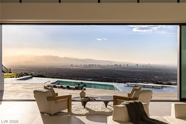 563 Grand Rim Drive, Henderson, NV 89012
