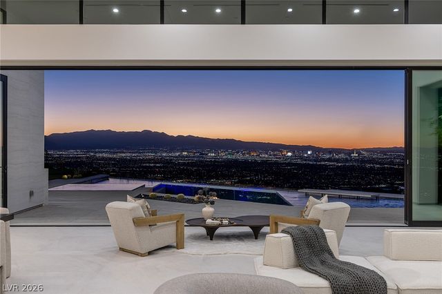 563 Grand Rim Drive, Henderson, NV 89012