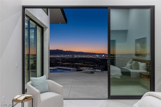563 Grand Rim Drive, Henderson, NV 89012