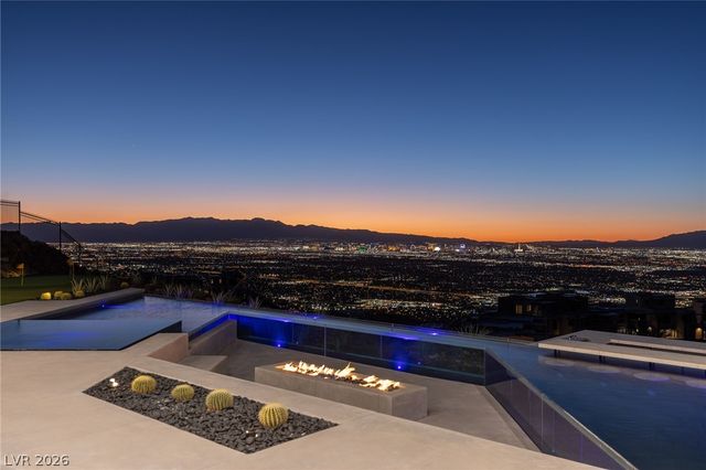 563 Grand Rim Drive, Henderson, NV 89012