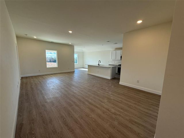 21240 SE 32nd Street, Harrah, OK 73045