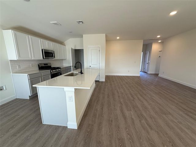 21240 SE 32nd Street, Harrah, OK 73045