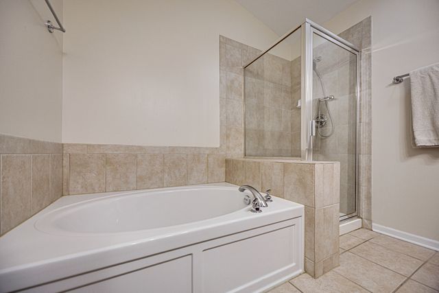 2929 saganashkee Lane, Naperville, IL 60564