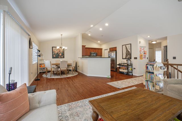 2929 saganashkee Lane, Naperville, IL 60564