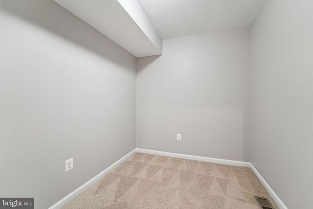 1211 PENNINGTON DR, Brunswick, MD 21716