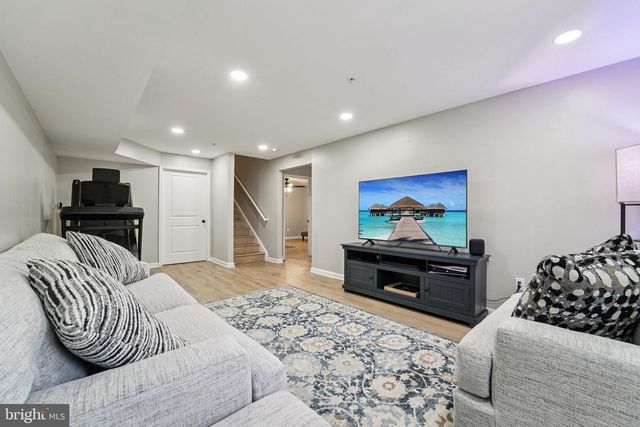 1211 PENNINGTON DR, Brunswick, MD 21716