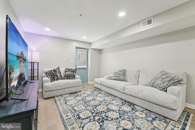 1211 PENNINGTON DR, Brunswick, MD 21716