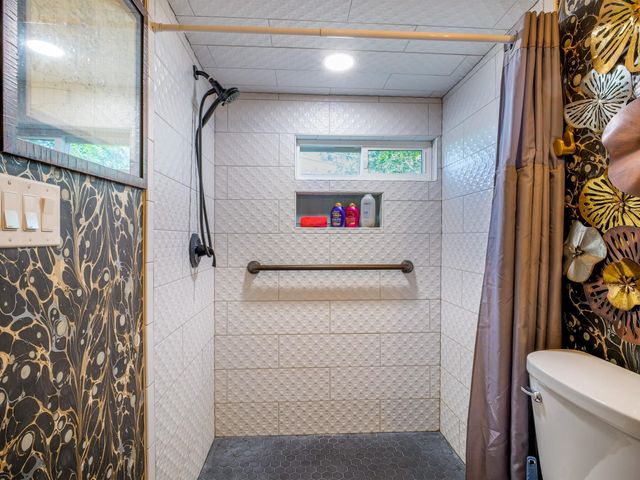 307 S Oak LN, Burnet, TX 78611