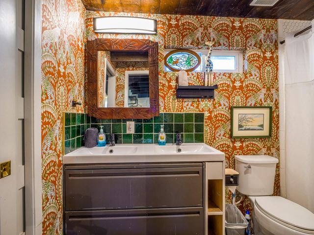 307 S Oak LN, Burnet, TX 78611