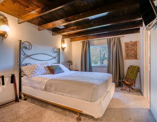 307 S Oak LN, Burnet, TX 78611