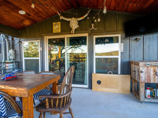 307 S Oak LN, Burnet, TX 78611