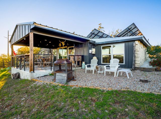 307 S Oak LN, Burnet, TX 78611