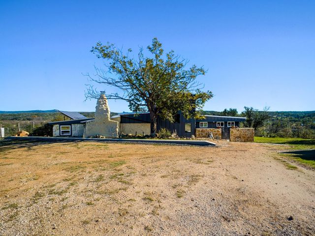 307 S Oak LN, Burnet, TX 78611