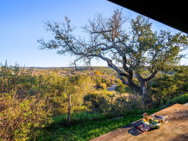 307 S Oak LN, Burnet, TX 78611