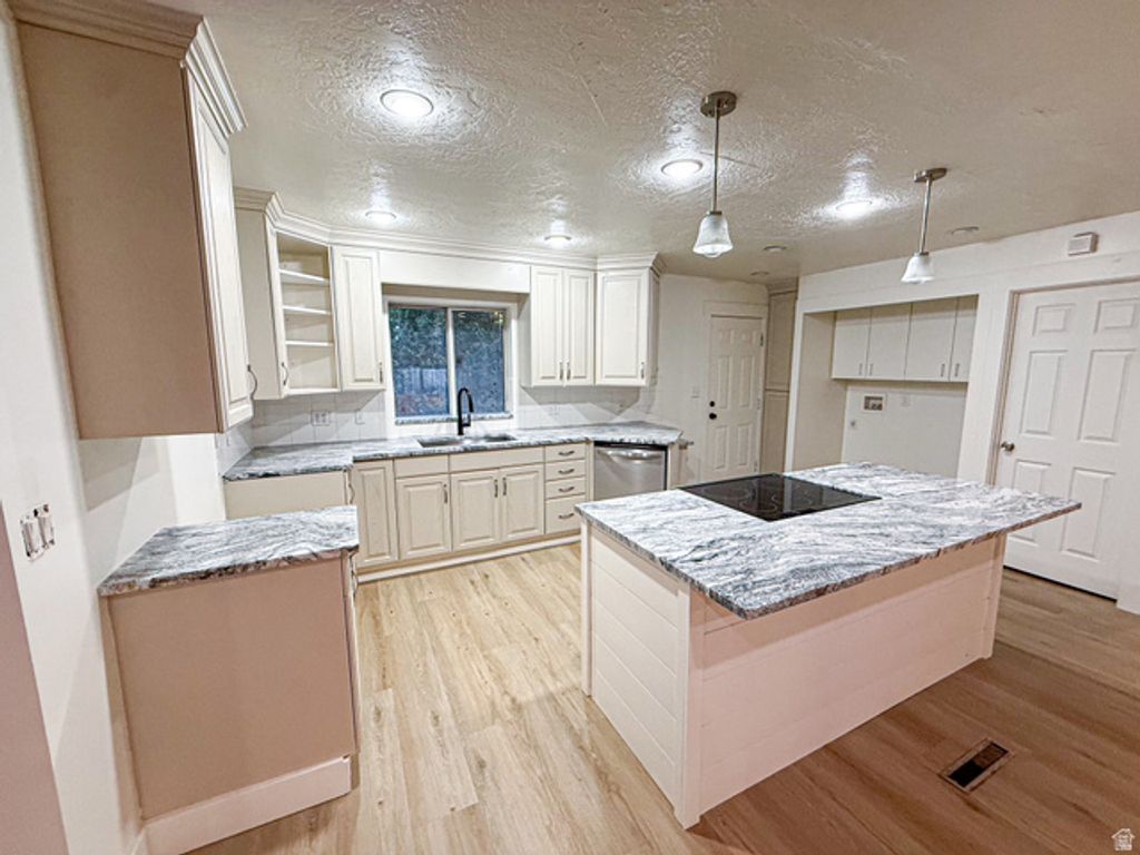 1681 E MEADOWMOOR RD, Holladay, UT 84117 — photo 2