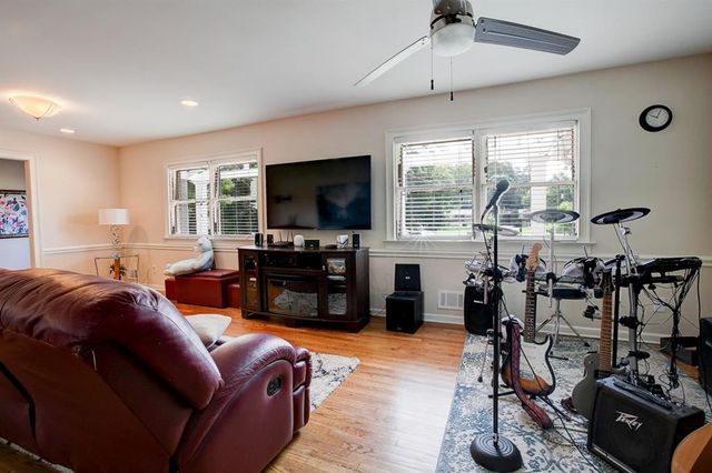 2427 Siesta Court, Marietta, GA 30062