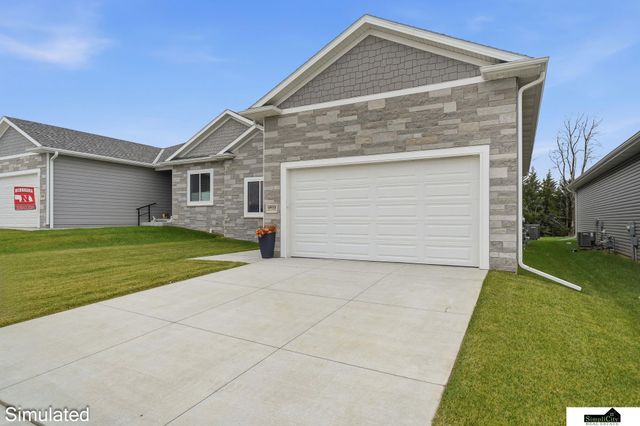 8611 S 49th Street, Lincoln, NE 68516