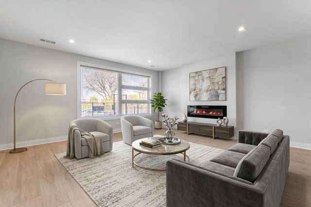 4817 S Wabash Avenue 2, Chicago, IL 60653