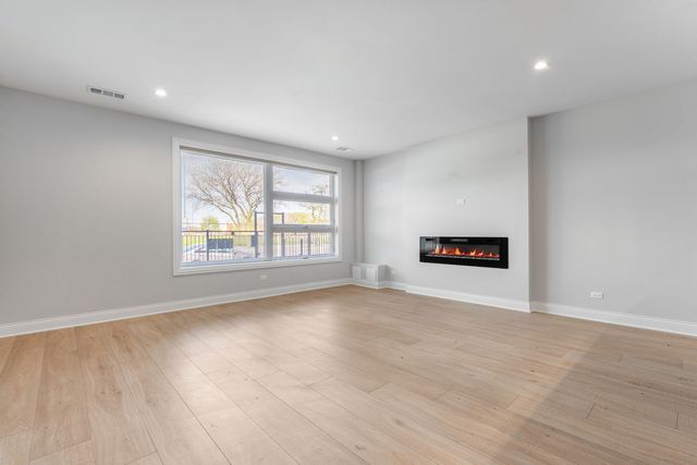 4817 S Wabash Avenue 2, Chicago, IL 60653