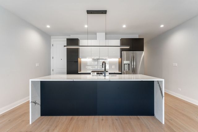 4817 S Wabash Avenue 2, Chicago, IL 60653