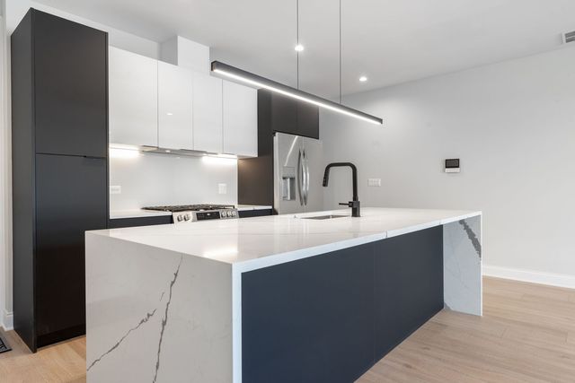 4817 S Wabash Avenue 2, Chicago, IL 60653