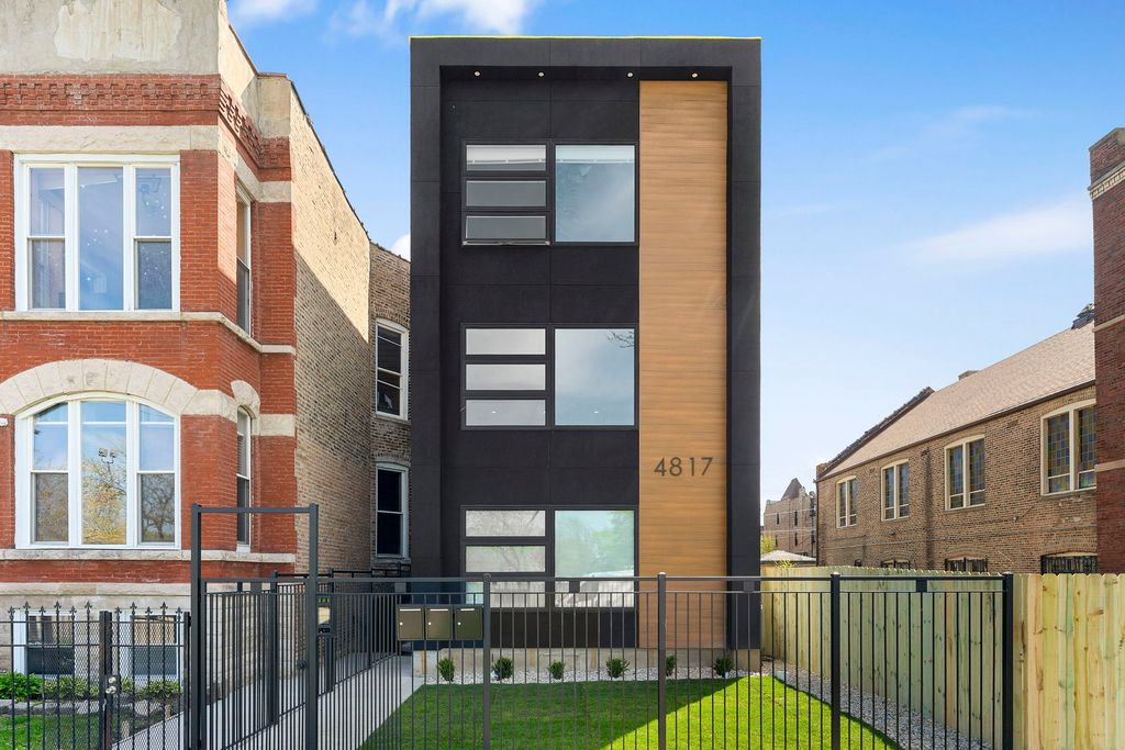 4817 S Wabash Avenue 2, Chicago, IL 60653