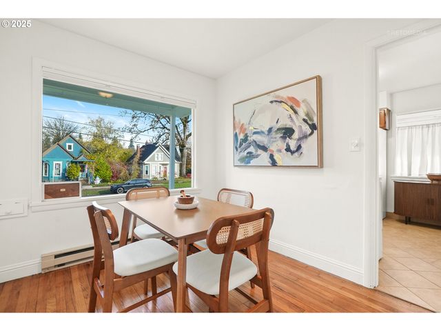 2032 18TH Ave, Forest Grove, OR 97116