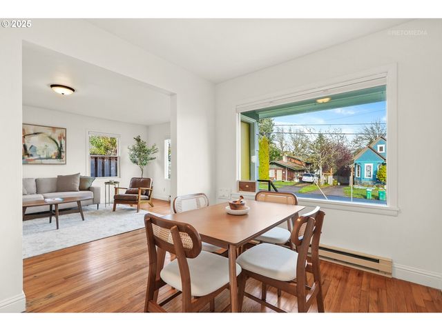 2032 18TH Ave, Forest Grove, OR 97116