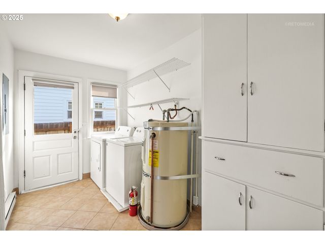 2032 18TH Ave, Forest Grove, OR 97116