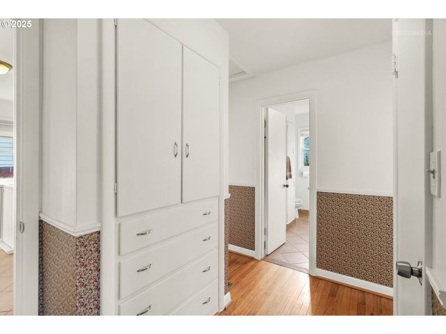 2032 18TH Ave, Forest Grove, OR 97116