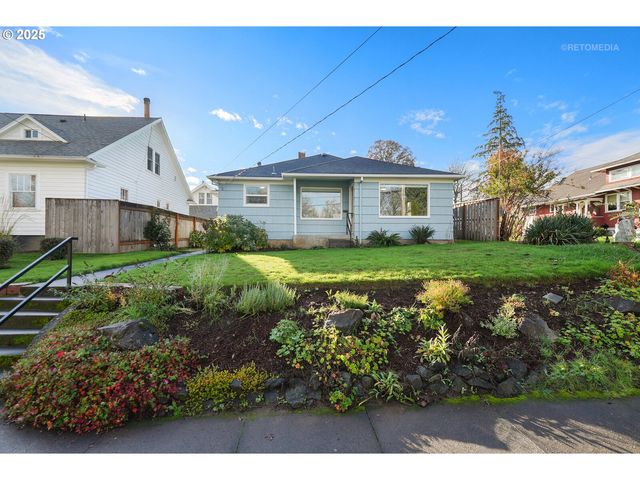 2032 18TH Ave, Forest Grove, OR 97116