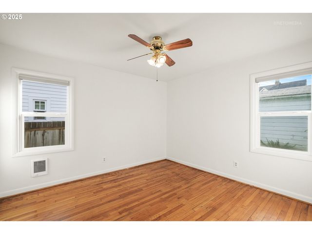 2032 18TH Ave, Forest Grove, OR 97116