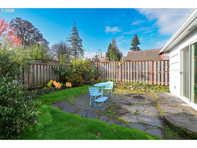 2032 18TH Ave, Forest Grove, OR 97116