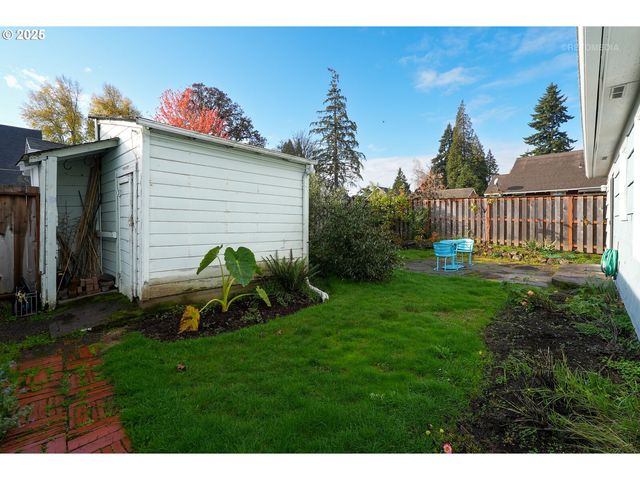 2032 18TH Ave, Forest Grove, OR 97116
