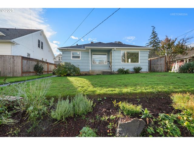 2032 18TH Ave, Forest Grove, OR 97116