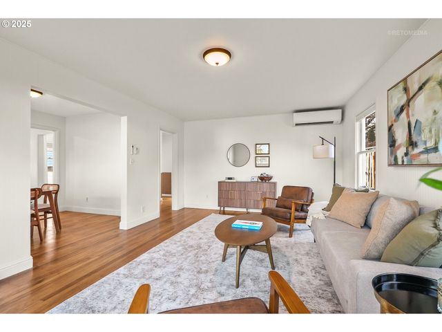 2032 18TH Ave, Forest Grove, OR 97116