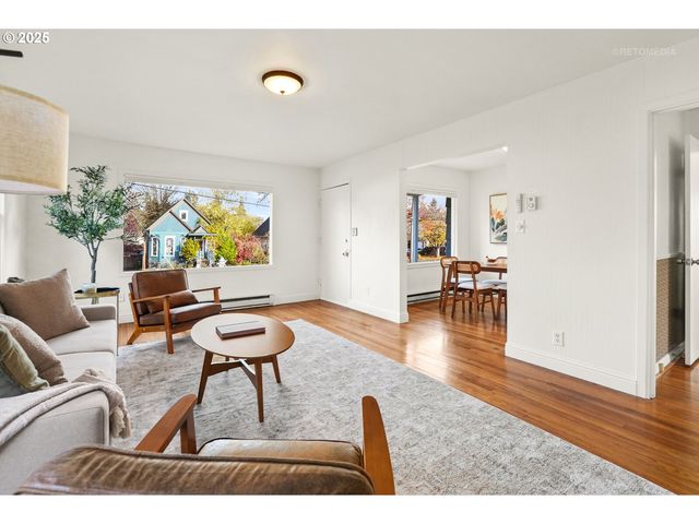 2032 18TH Ave, Forest Grove, OR 97116