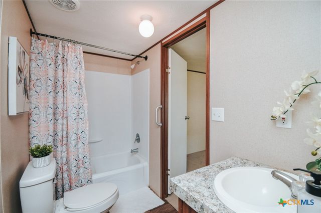 129 Shannon Drive, Victoria, TX 77904