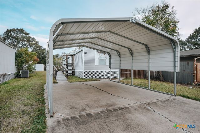 129 Shannon Drive, Victoria, TX 77904